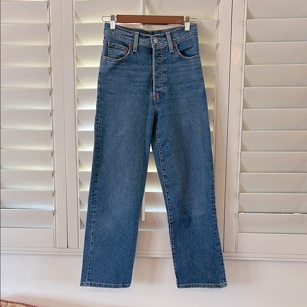 Levi's Ribcage Straight Ankle Jeans
